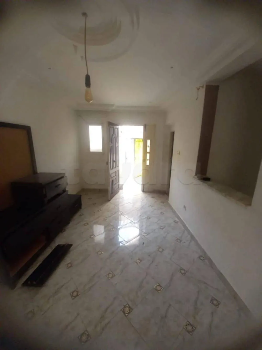 un studio s+1 vide au rdc a louer situé a bardo 2 derrière ben yaghlen