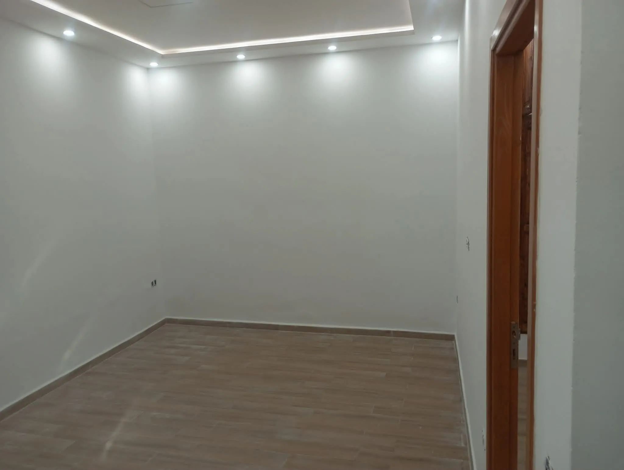 un appartements s+2 au rdc a louer a brdo cité fatouma bourguiba a Proximité piscine.
