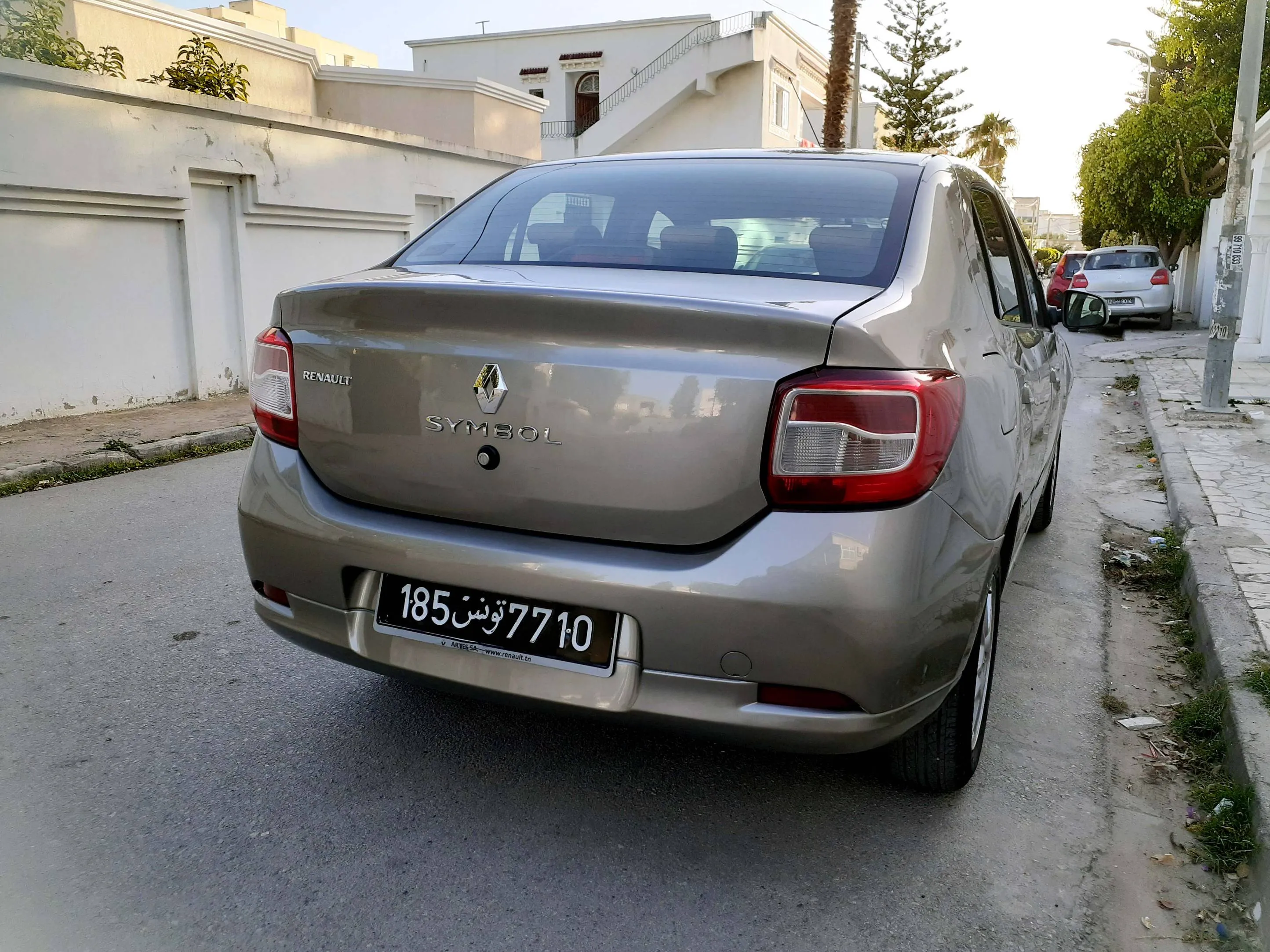 Renault symbol Élégance 100km première main tu 185