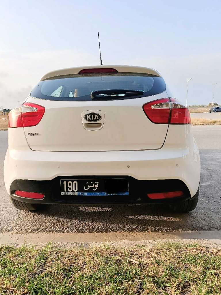 Kia Rio خليجية