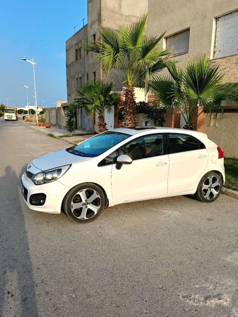 Kia Rio خليجية