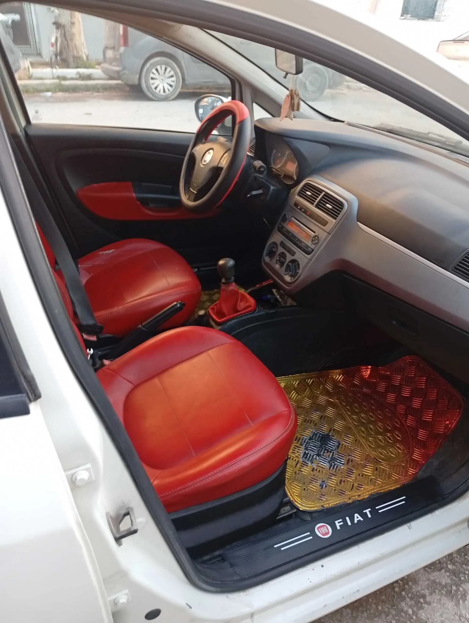 A vendre grandi punto