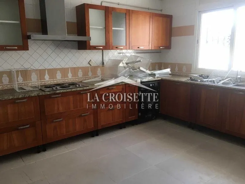 Duplex s4 avec jardin et piscine à La Marsa MDL0008