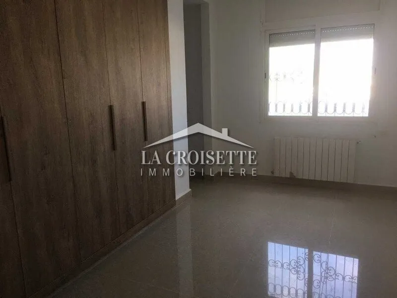Duplex s4 avec jardin et piscine à La Marsa MDL0008