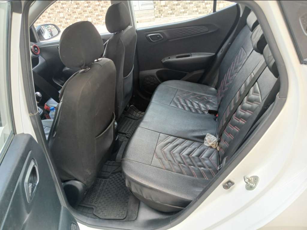 HYUNDAI GRANDE i10 1er main ESSENCE Tel 24 313 594 