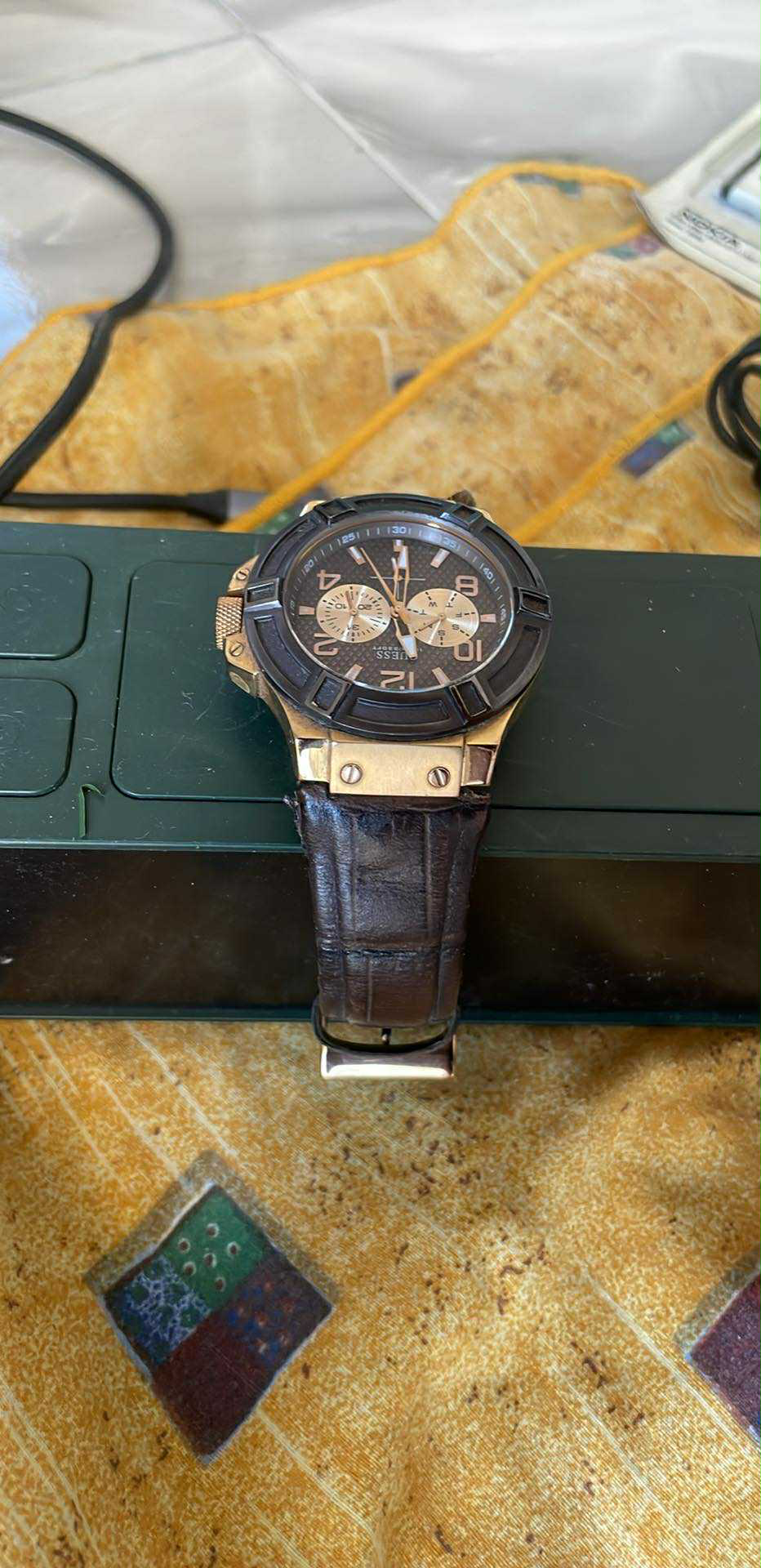 Montre homme guess d’origine