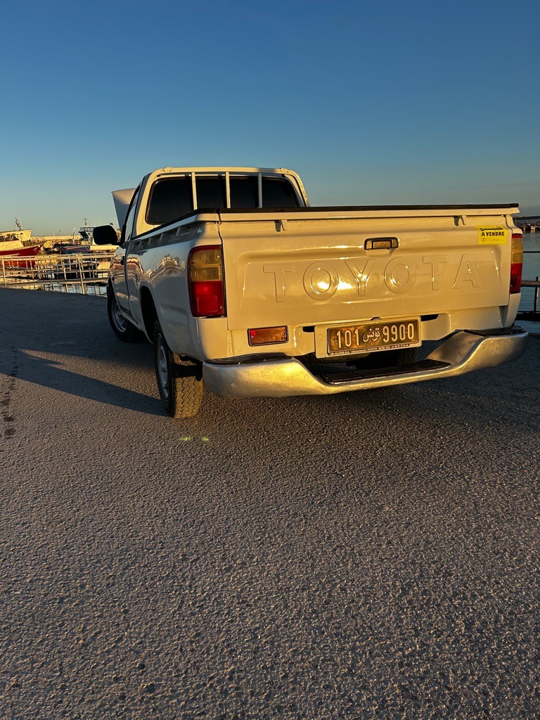 Toyota hilux 2.4 d4d
