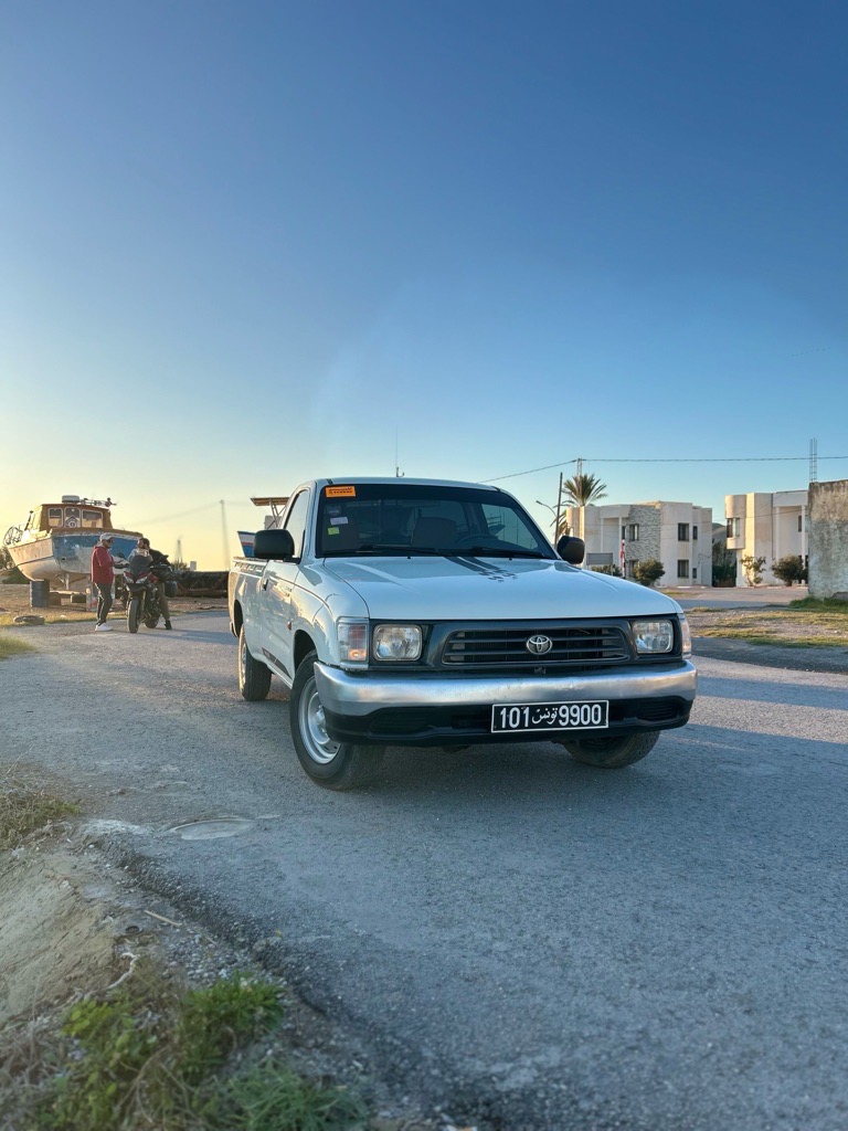 Toyota hilux 2.4 d4d
