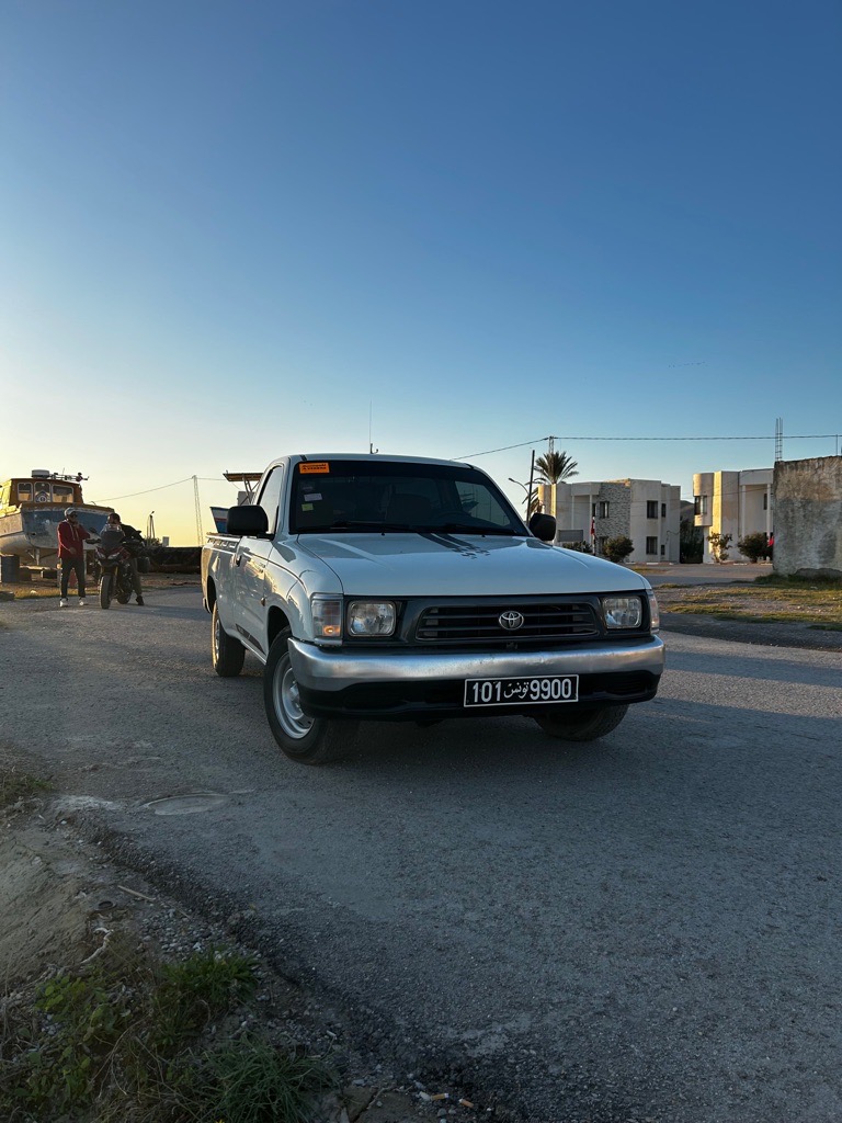 Toyota hilux 2.4 d4d