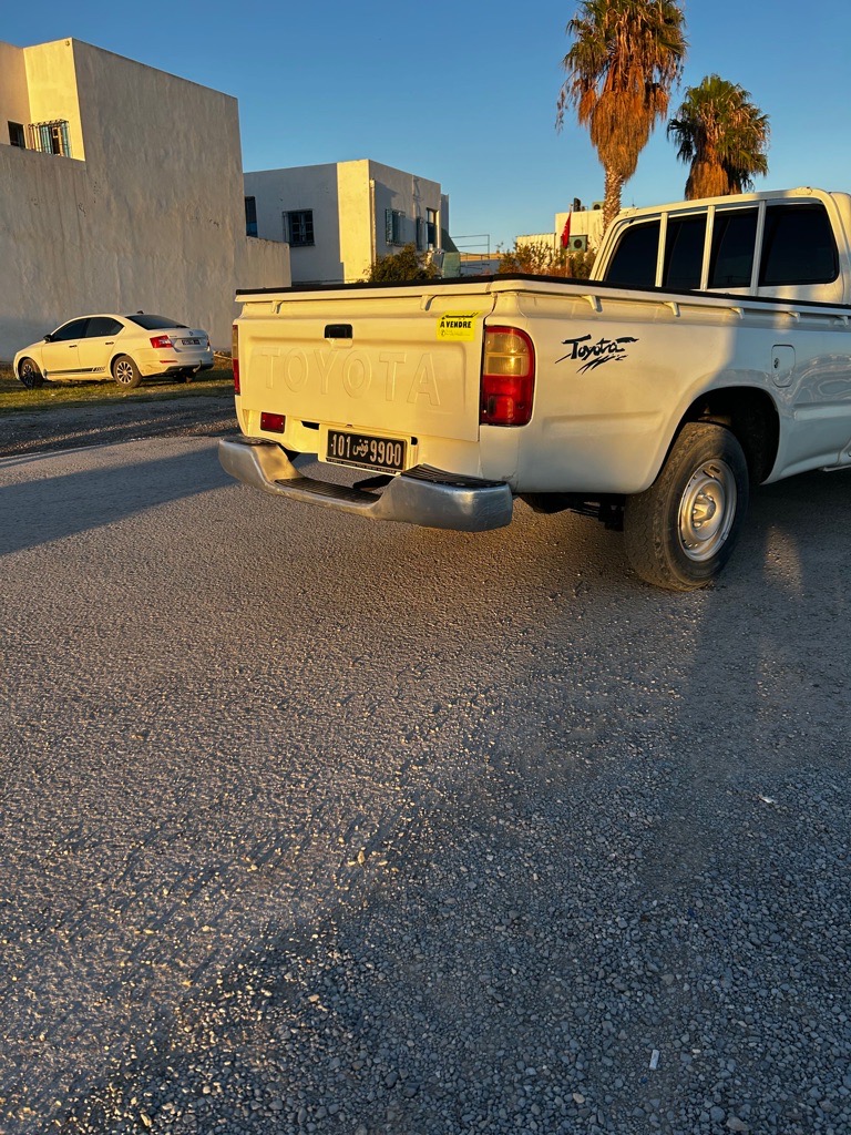 Toyota hilux 2.4 d4d