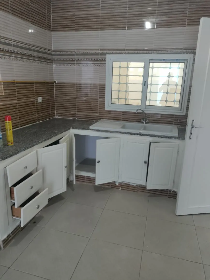 maison récemment bati avec titre bleu
