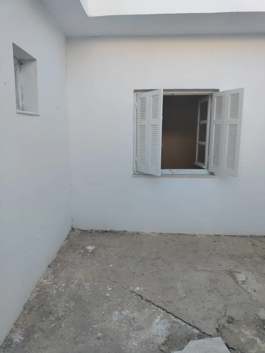 maison récemment bati avec titre bleu