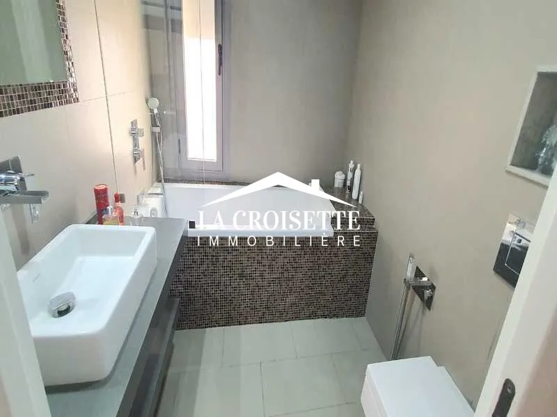 Penthouse meublé s3 avec terrasse à Gammarth MAL1176