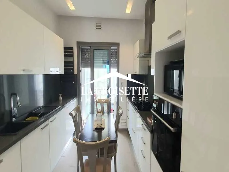 Penthouse meublé s3 avec terrasse à Gammarth MAL1176
