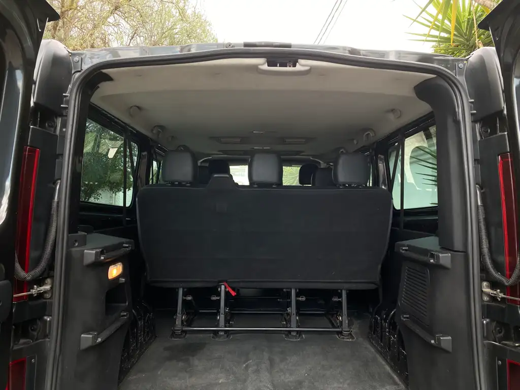 Renault Trafic 3 9 places