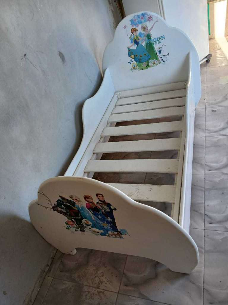 Sur tel 27328454 des articles en bois 