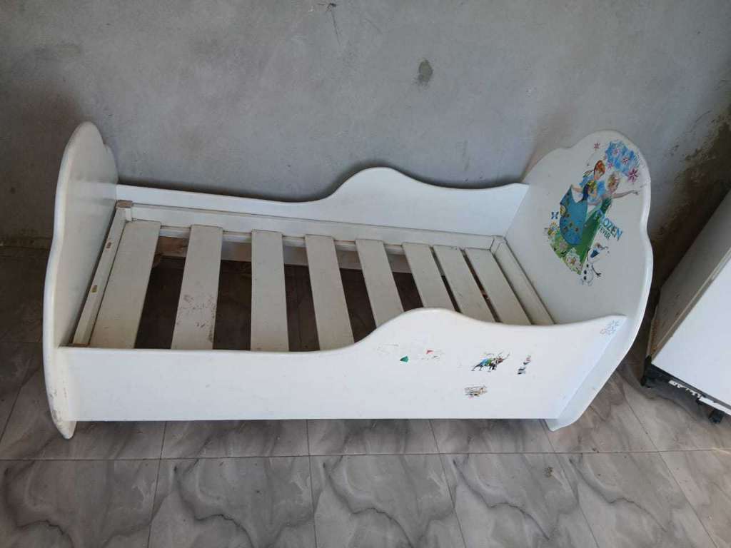 Sur tel 27328454 des articles en bois 