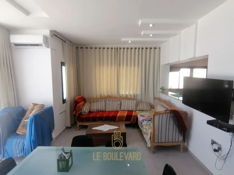 Pour Vos Vacance : Villa S+3 Pied Dans L'eau Avec Piscine Située à Maamoura, Nabeul