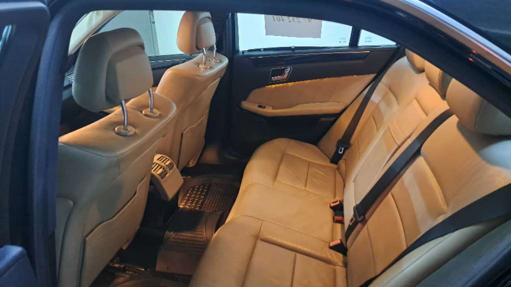 Mercedes-Benz E200