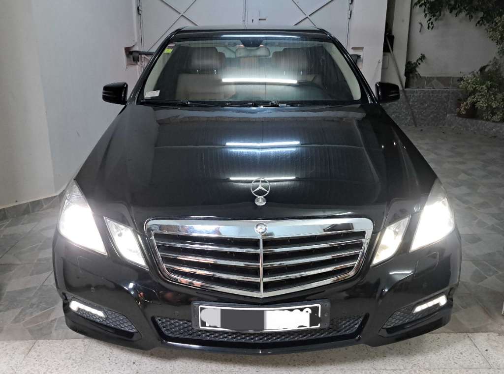 Mercedes-Benz E200