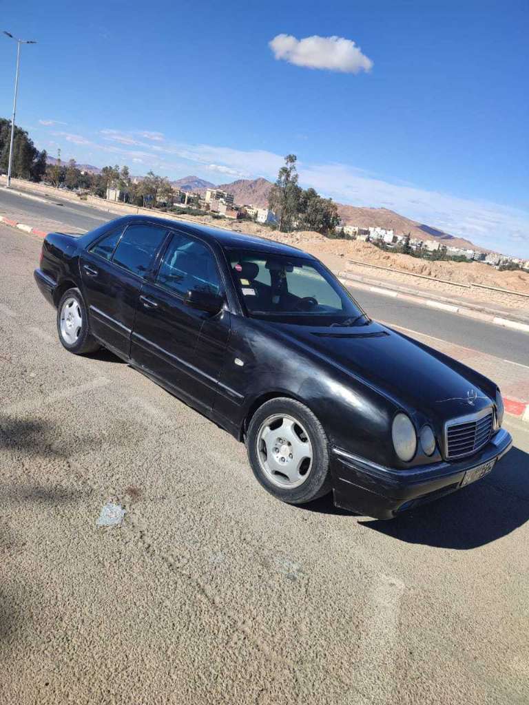 🇩🇪Mercedes-Benz🇩🇪 class E W210
 