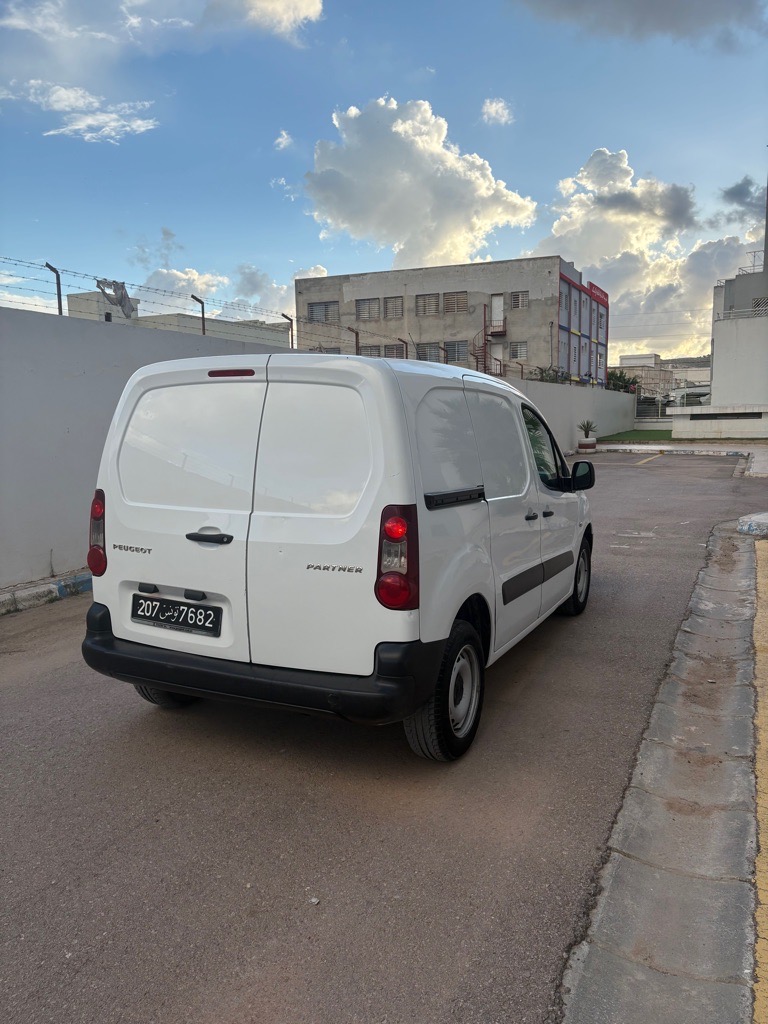 Peugeot Partner B9