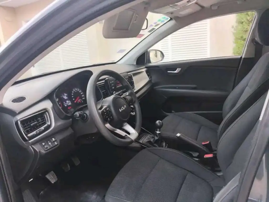 KIA RIO COUPÉ PREMIÈRE MAIN EN EXCELLENT ÉTAT
