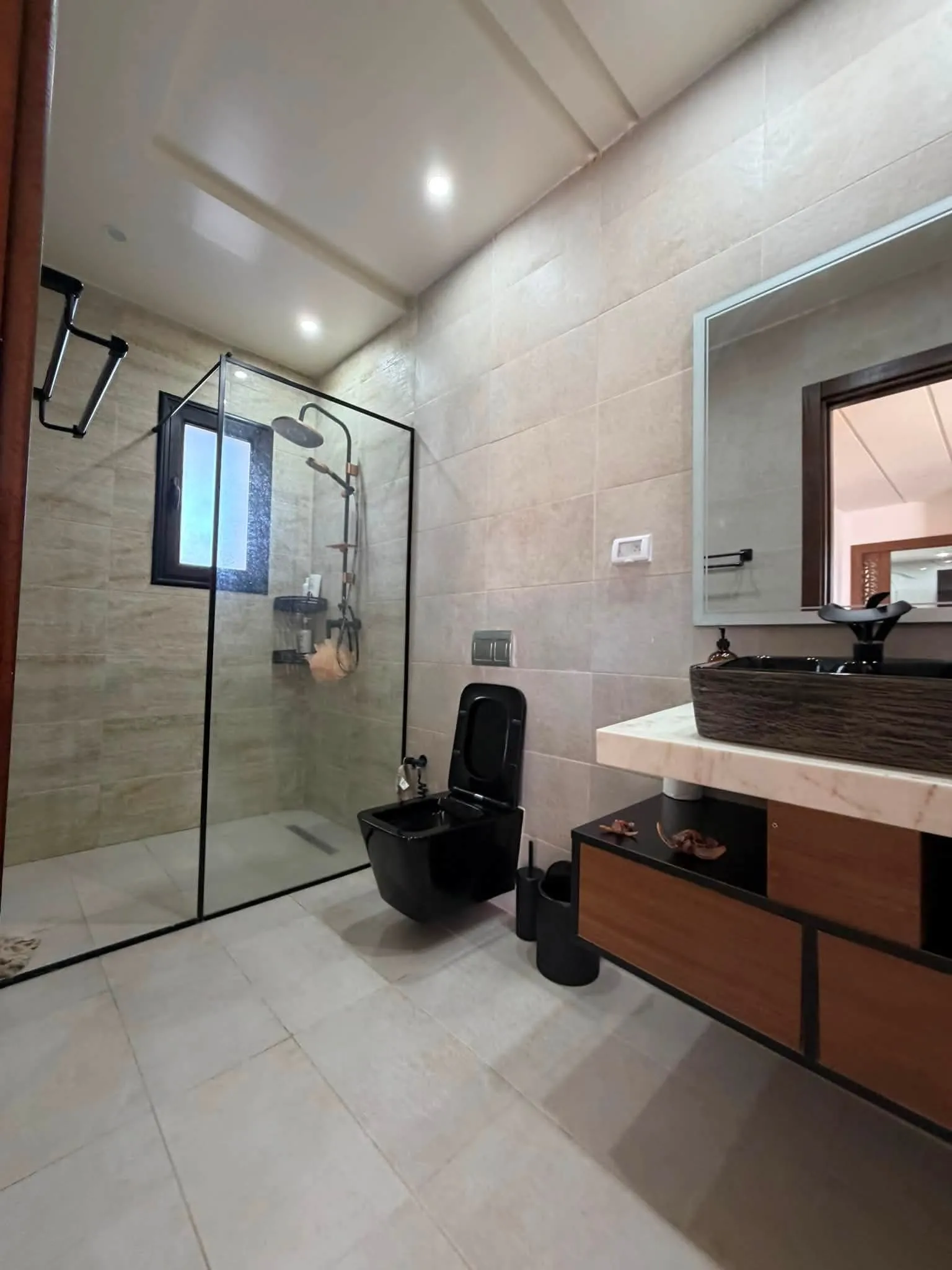 À vendre une superbe villa moderne de standing S+4
