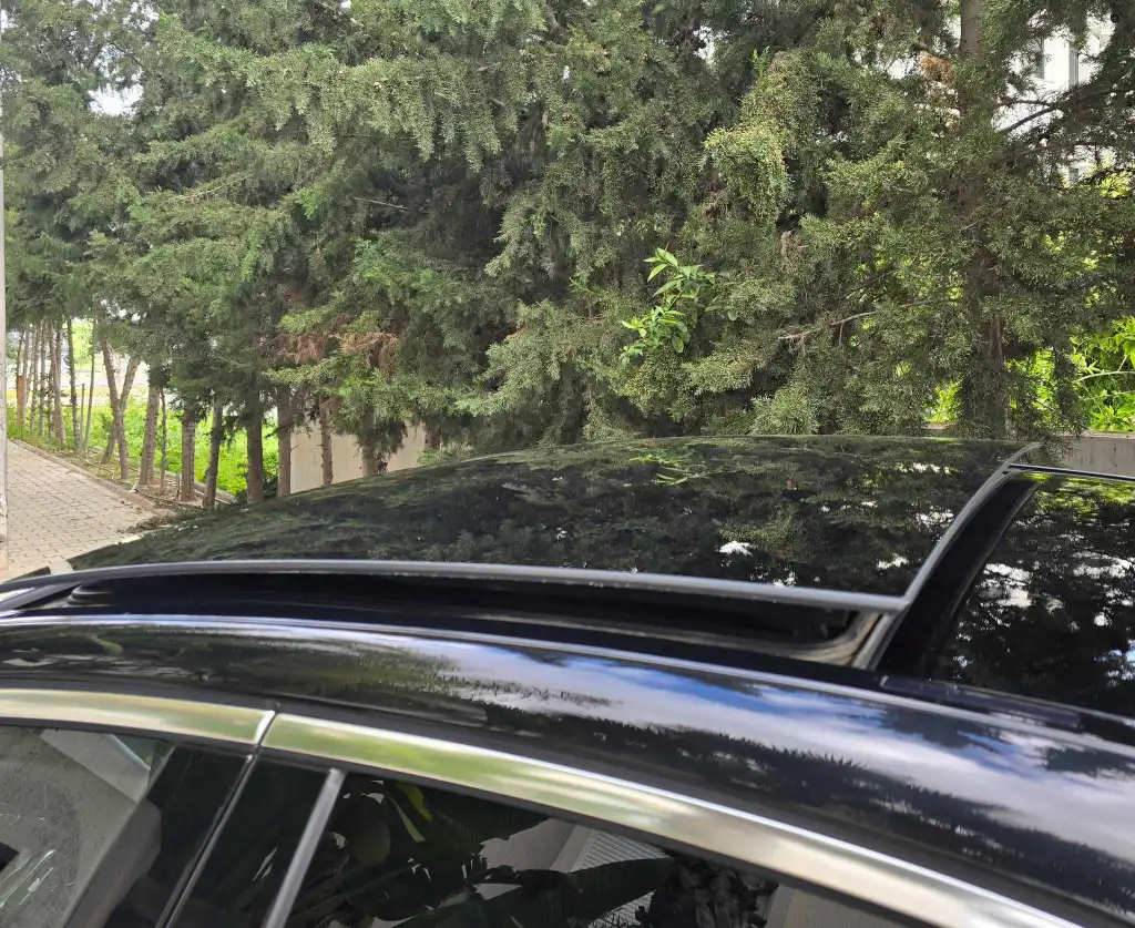 Mercedes C200 2020/08 60.000kmđ©đȘ
âïž on accepte l Ă©change des voitures