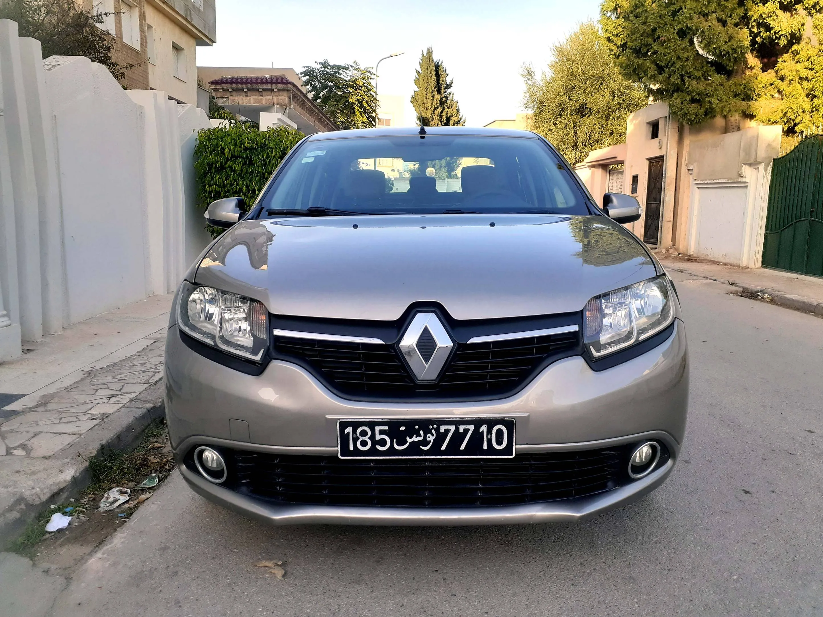 Renault symbol Élégance 100km première main tu 185