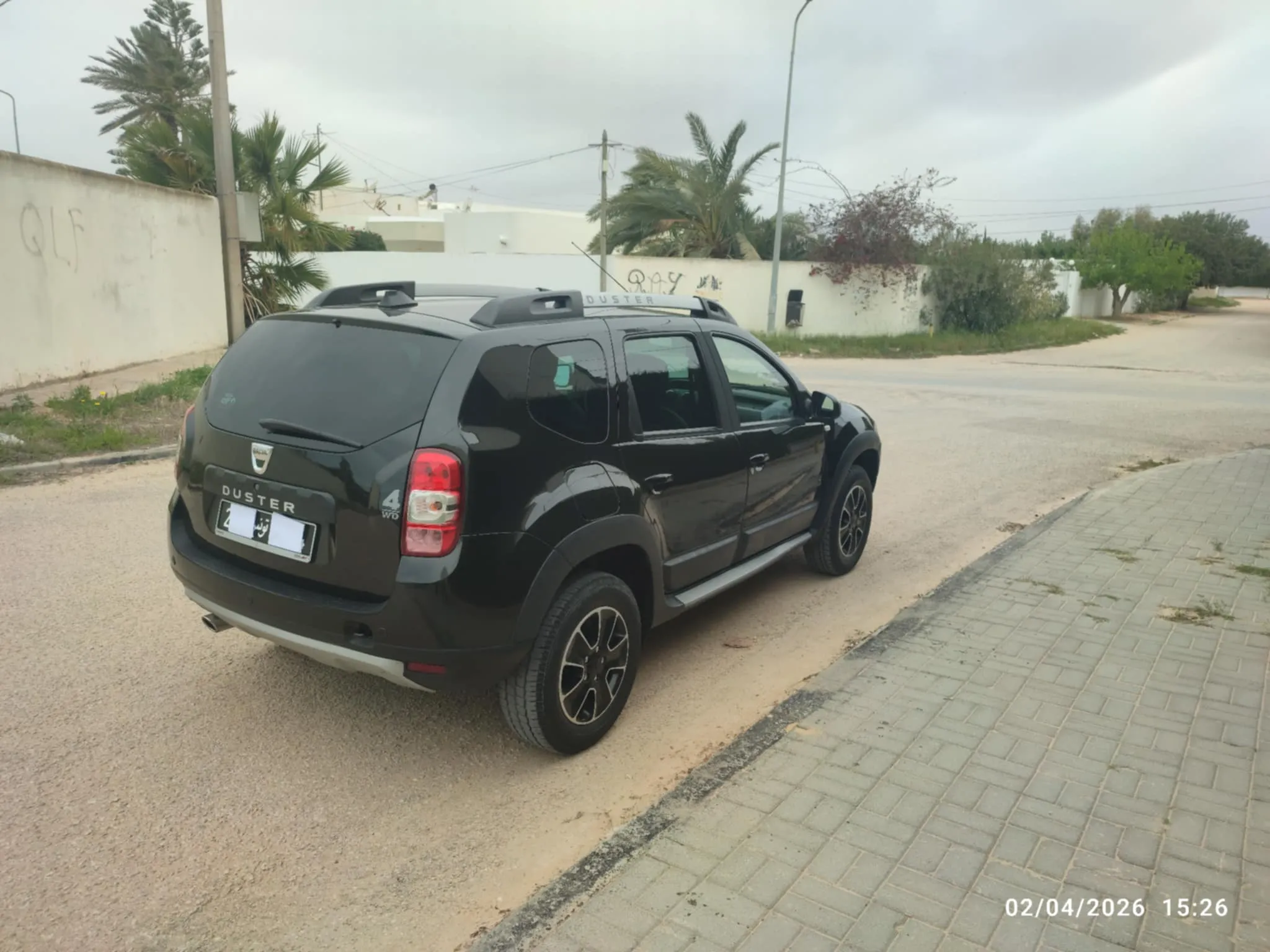 Dacia Duster SUV 4*4 Importée modèle unique T.B.E neuf tel: 51 550366.