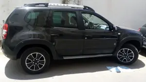 Dacia Duster SUV 4*4 Importée modèle unique T.B.E neuf tel: 51 550366.