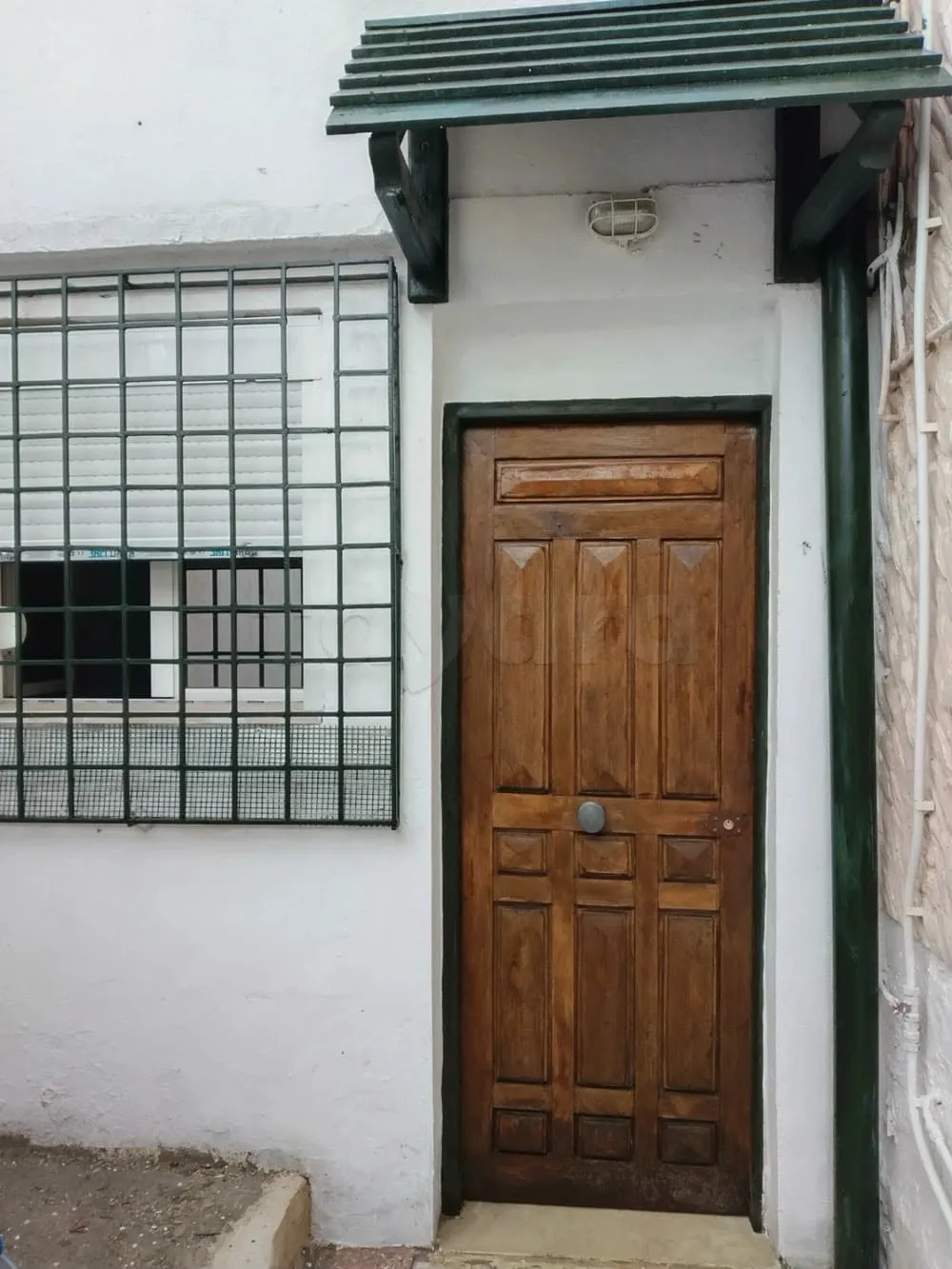  un studio s+0 vide a louer situé a Manouba prés de Station de métro Moncef Bey