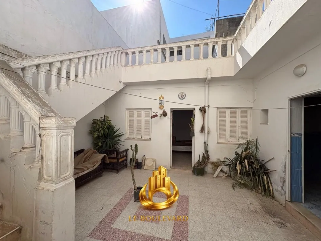 A Vendre maison R+1 située à Bir Challouf, Nabeul