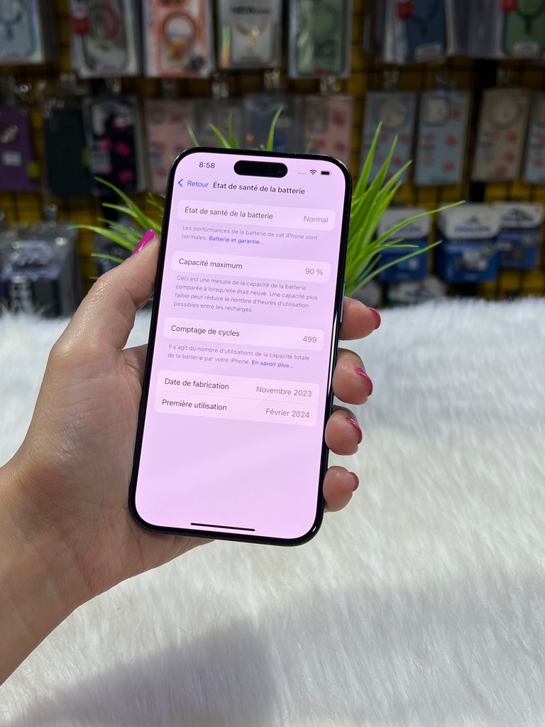 iPhone 15 pro 128Gb batterie 90% + chargeur