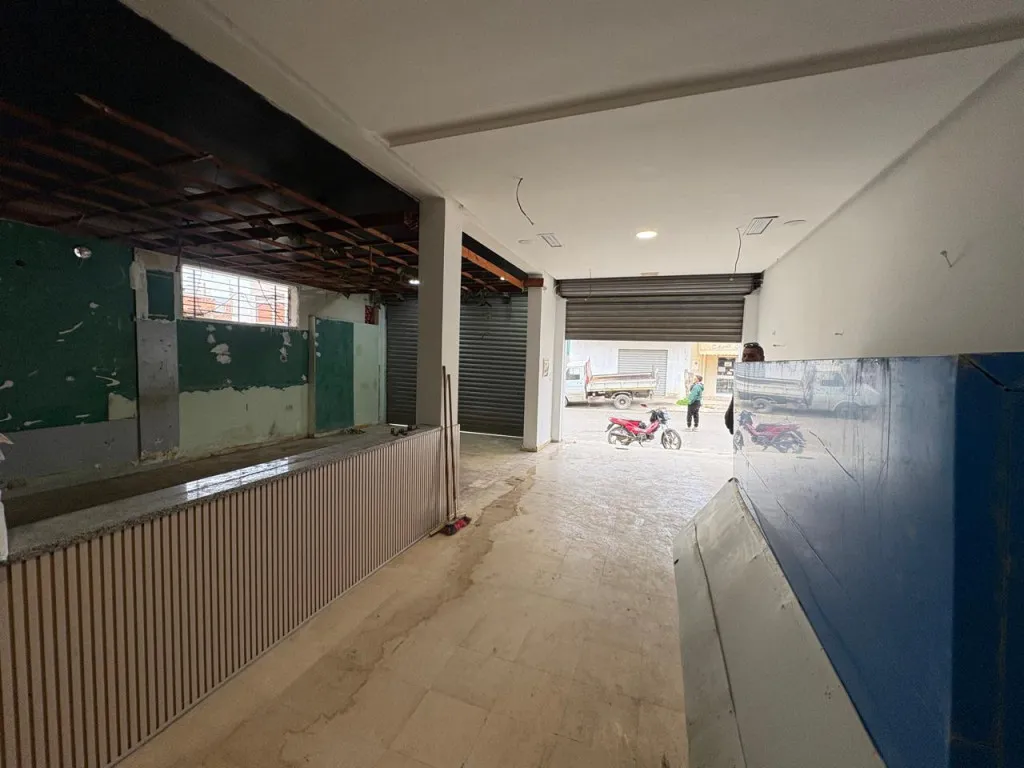 À louer : Local commercial 110 m² sur route principale à Mourouj