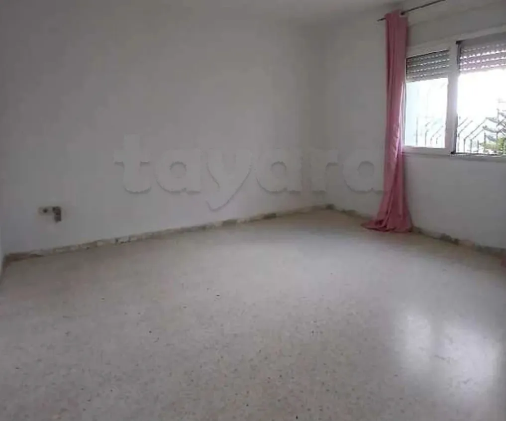 Location S1 vide à El Manar 1