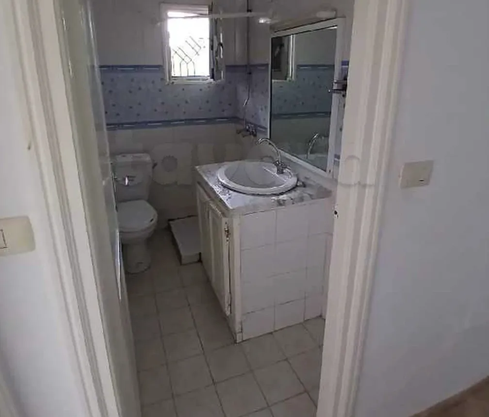 Location S1 vide à El Manar 1