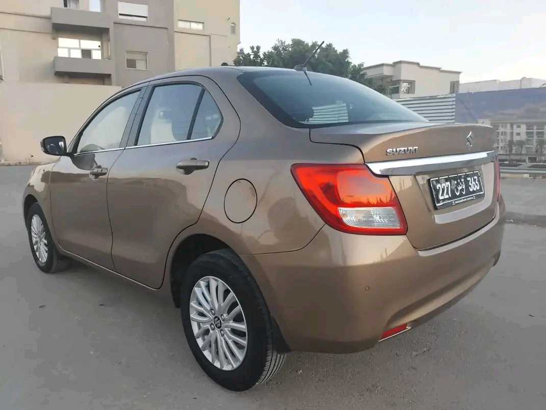 SUZUKI DZAIR GLX PREMIÈRE ANNÉE TRÈS PROPRE