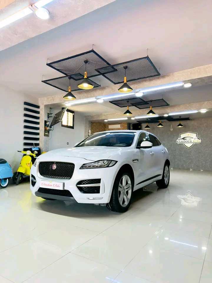 Jaguar f .pace