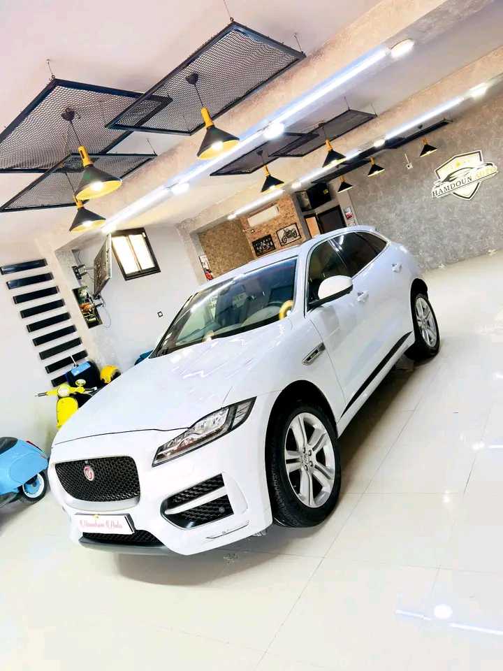 Jaguar f .pace
