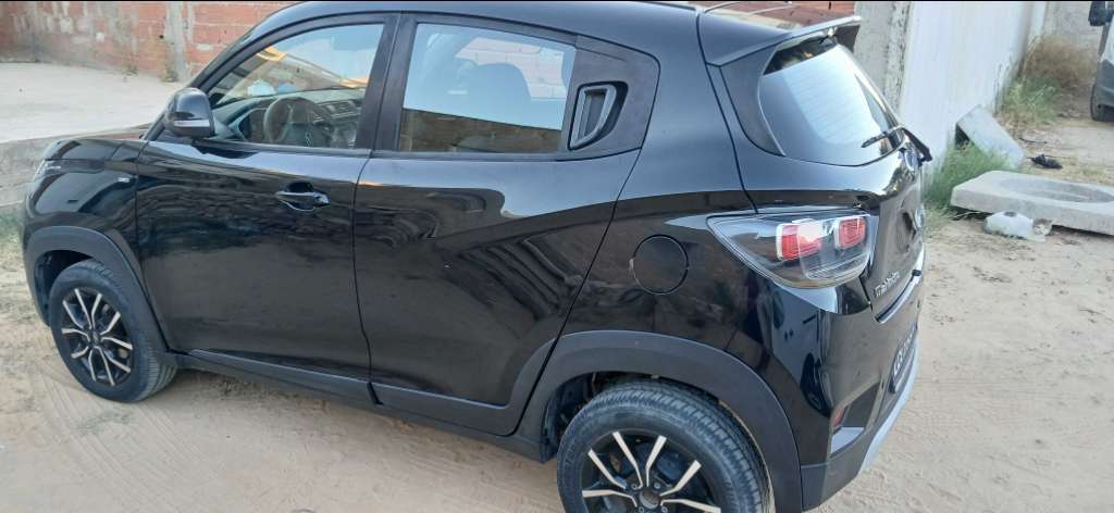 Mahindra kuv100 k8