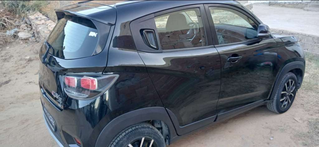 Mahindra kuv100 k8