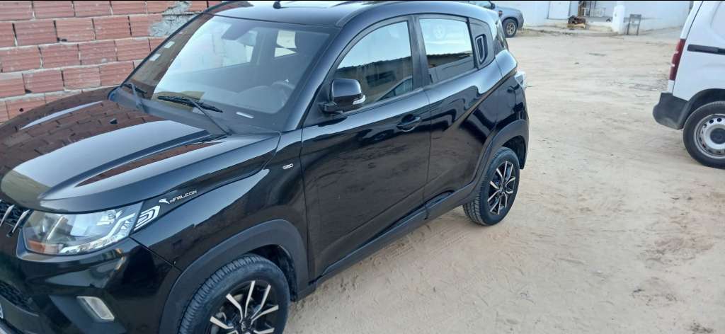Mahindra kuv100 k8