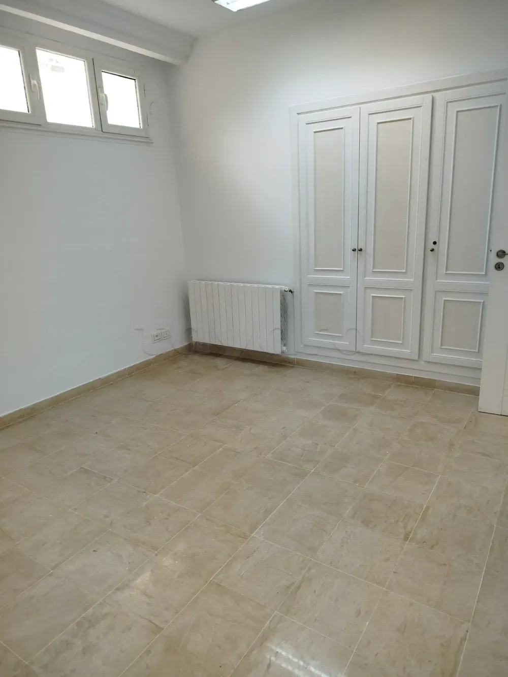  un appartement s+2 au rdc a vendre a ennacer 2 prés de poste police