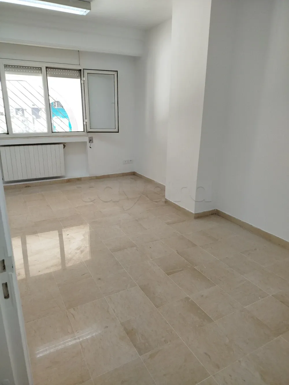  un appartement s+2 au rdc a vendre a ennacer 2 prés de poste police