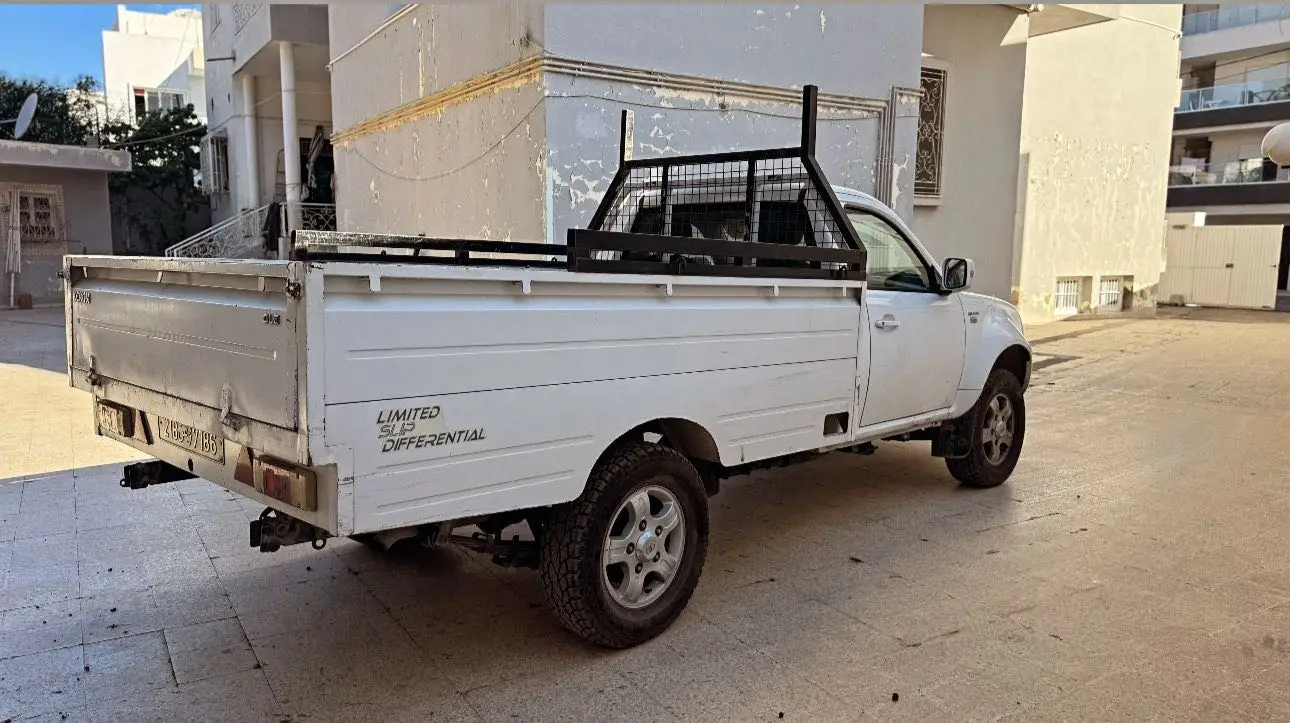 Tata xenon