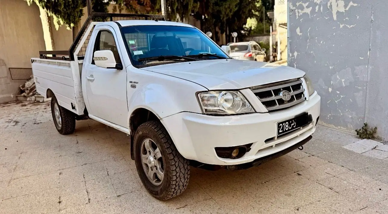 Tata xenon