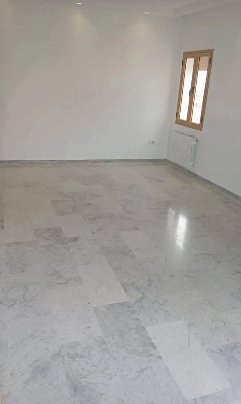 Location S3 vide à Jardin D'El Menzah 2