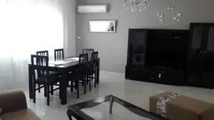 Un appartement s+3 meublé au 3éme étage (avec ascenseur) a louer situé a manar 2.